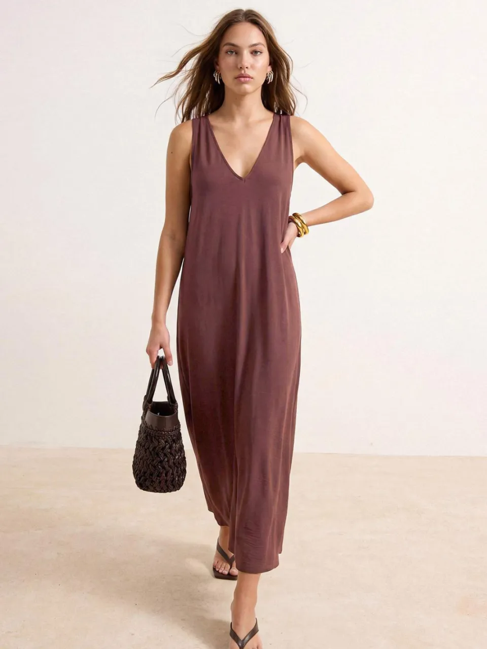 Trendyol TRENDYOLMİLLA Dames Bruin Effen Midi Mouwloos Casual A-lijn Jurken, foto 2