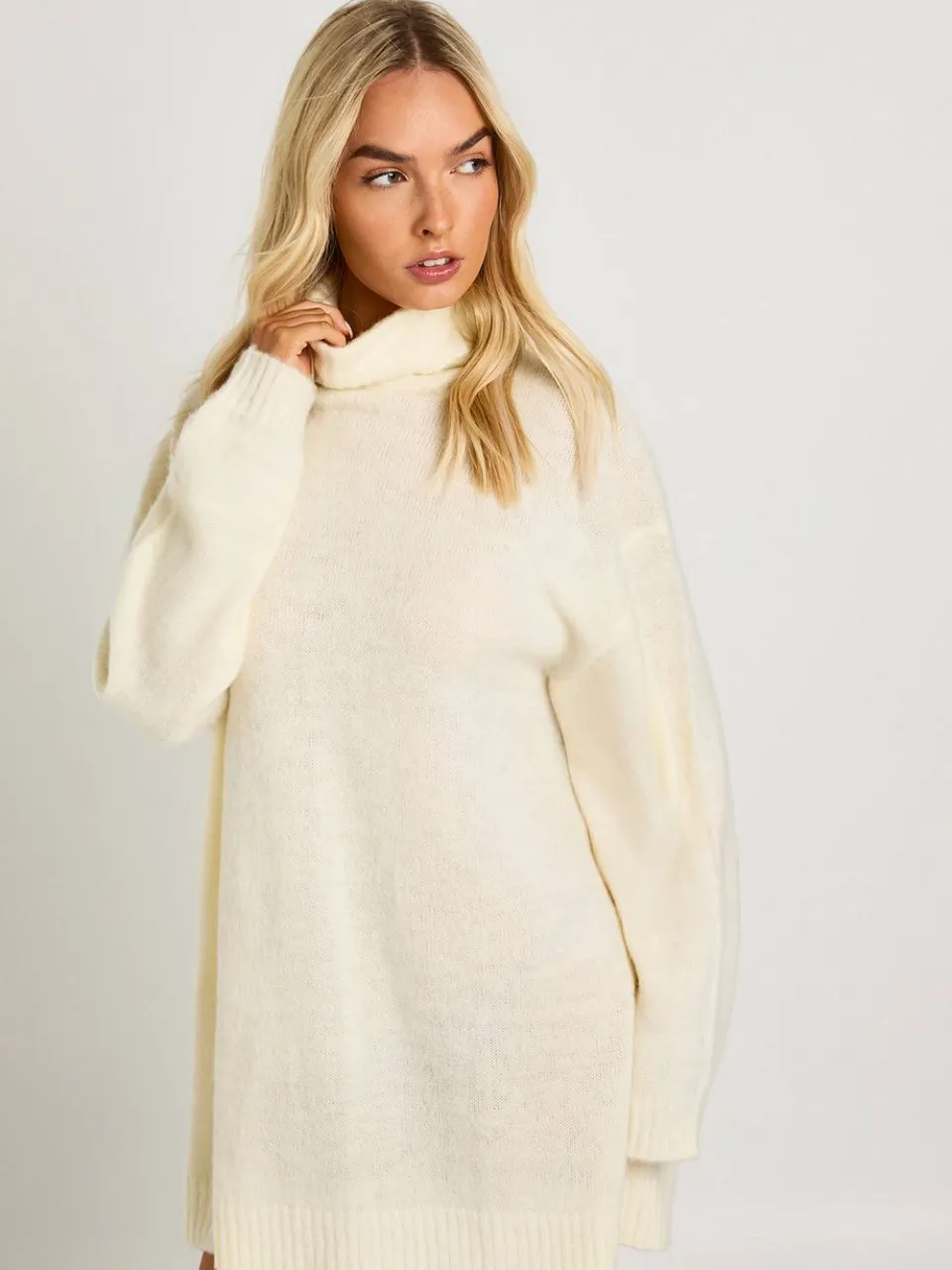 boohoo Dames Superzachte geborstelde gebreide rolkraag mini-jurk crème, foto 3
