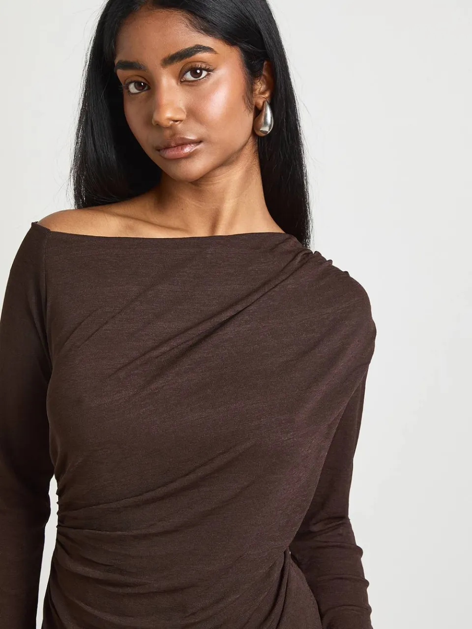 boohoo Dames Mesh Asymmetrische Drapering Asymmetrische Zoom Midaxi Jurk chocoladebruin, foto 4