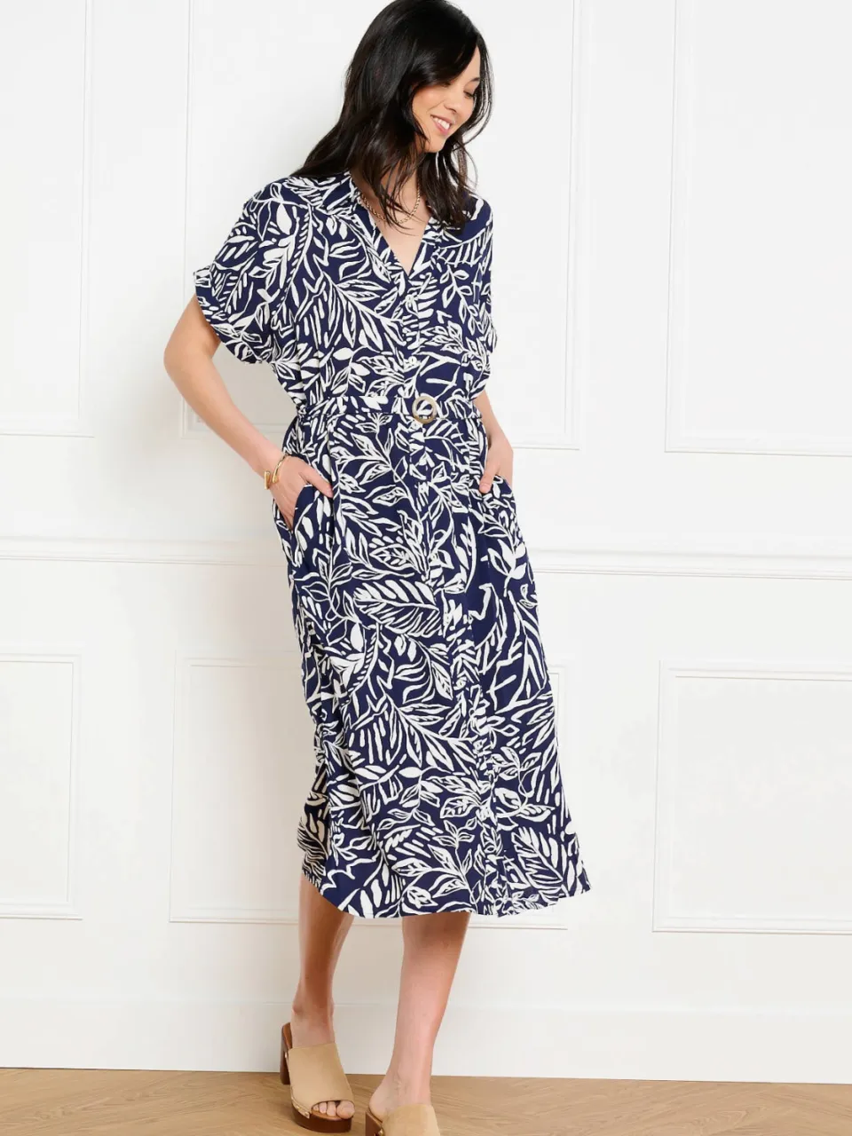 LOLALIZA gebloemde midi jurk donkerblauw donkerblauw / ecru, foto 3
