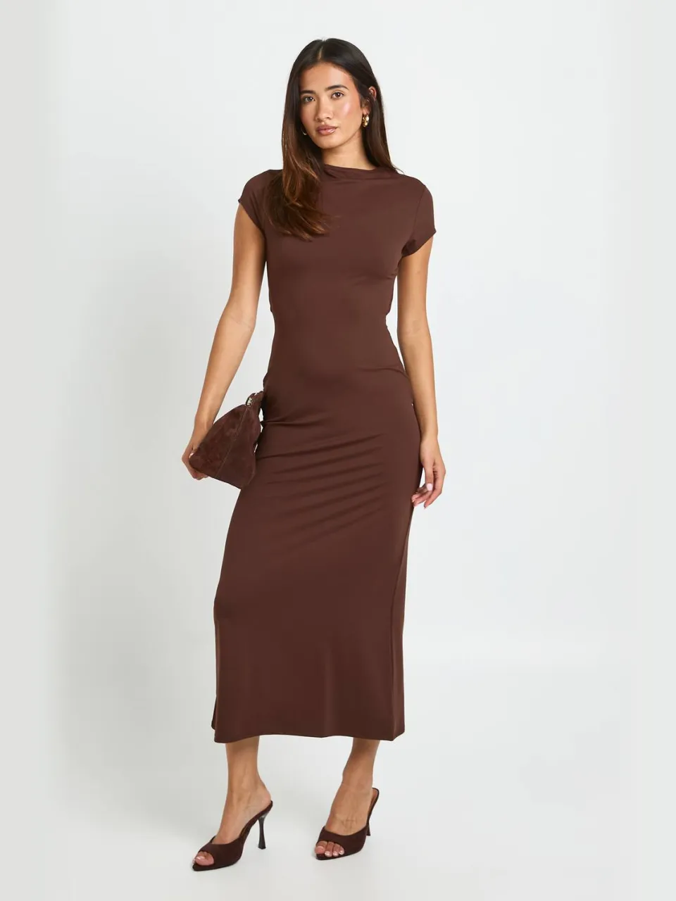 boohoo Dames Basic Superzachte Jurk Met Korte Mouwen, Open Rug En Midaxi Lengte Chocoladebruin