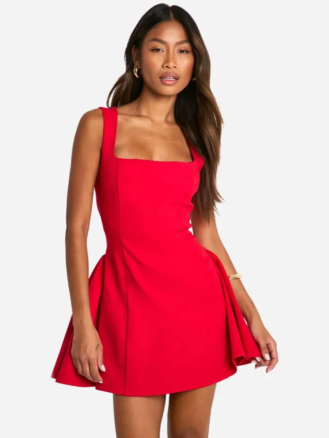 boohoo Dames Mini-jurk met volle rok en vierkante halslijn Rood