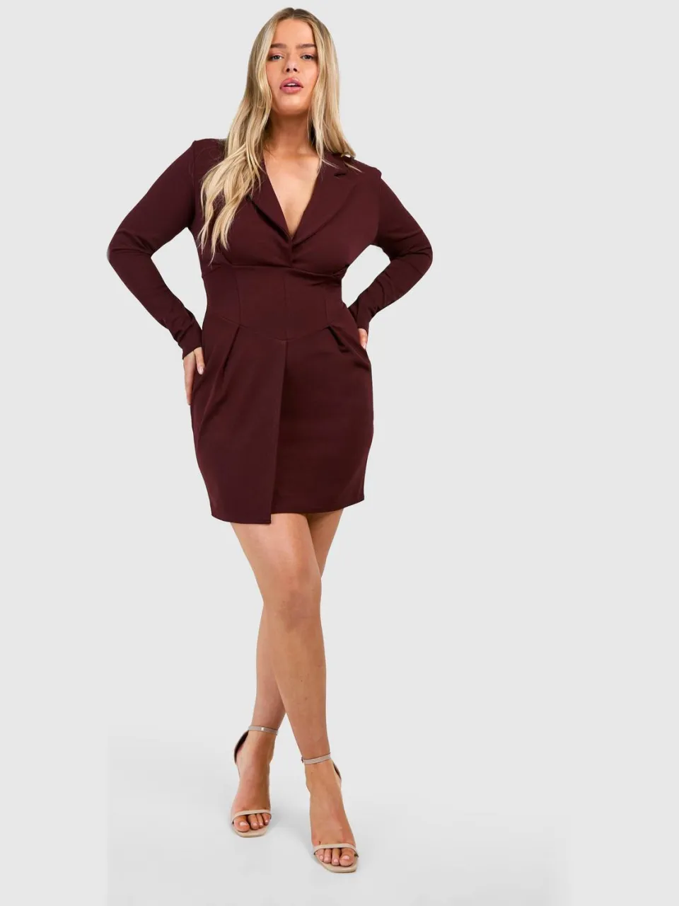 boohoo Dames Plus Corset Detail Blazer Jurk chocoladebruin, foto 3