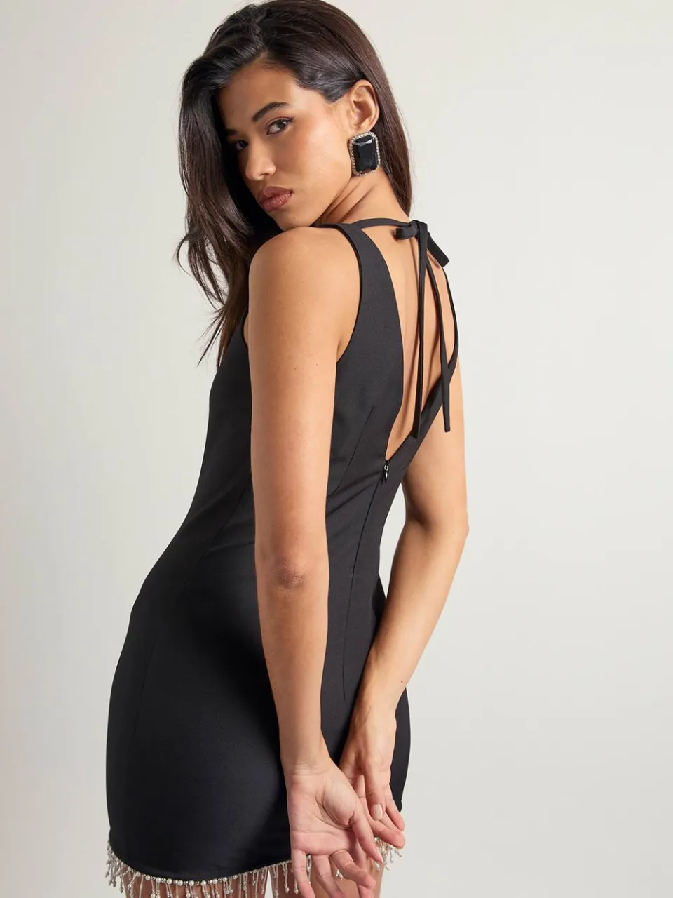 boohoo Dames Gestructureerde mini-jurk met parelversiering zwart, foto 2