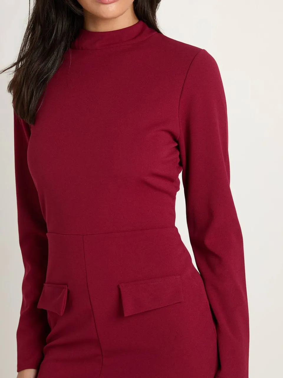 boohoo Dames Crêpe Midi-jurk Met Hoge Hals, Lange Mouwen En Zakdetail bordeaux rood, foto 4