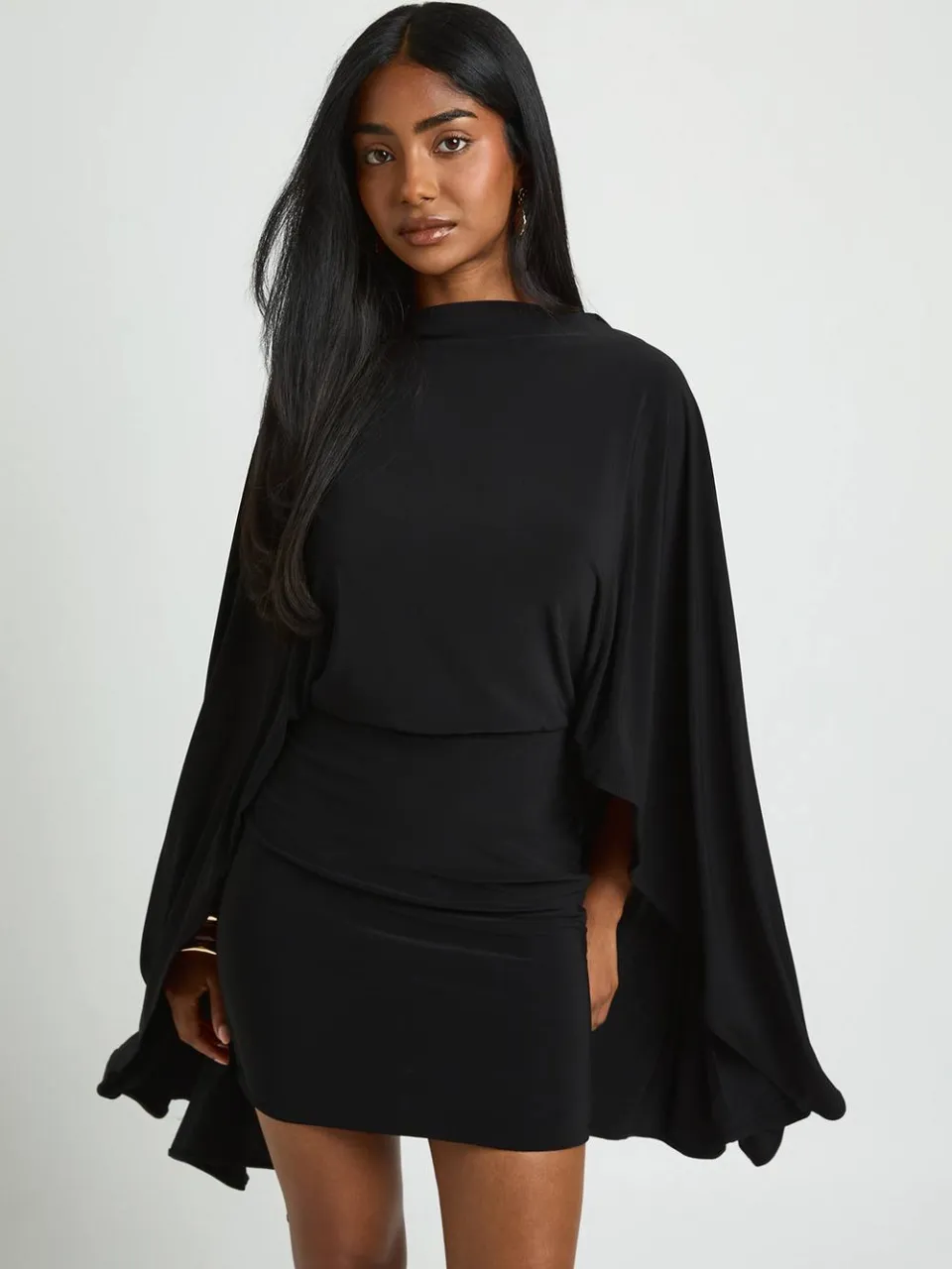 boohoo Dames Bodycon Mini Jurk Met Cape Mouwen zwart, foto 3