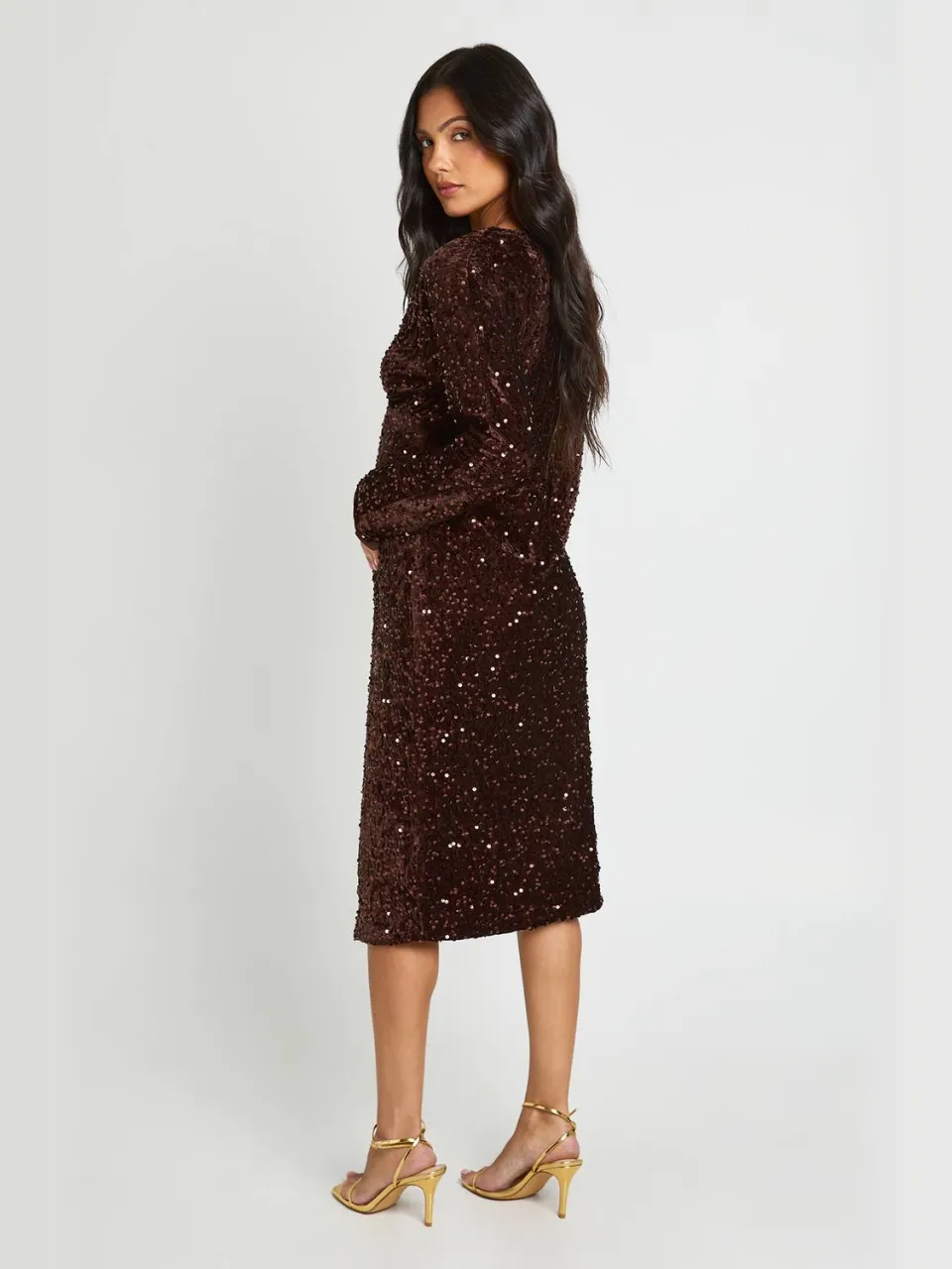 boohoo Dames Zwangerschaps Fluwelen Pailletten Wikkel Midi Jurk chocoladebruin, foto 3