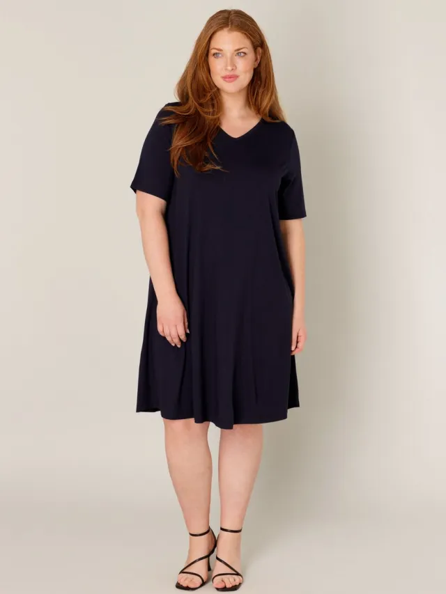 Base Level CURVY BLCAbernathy Jurk - Dark Blue - maat 0(46)