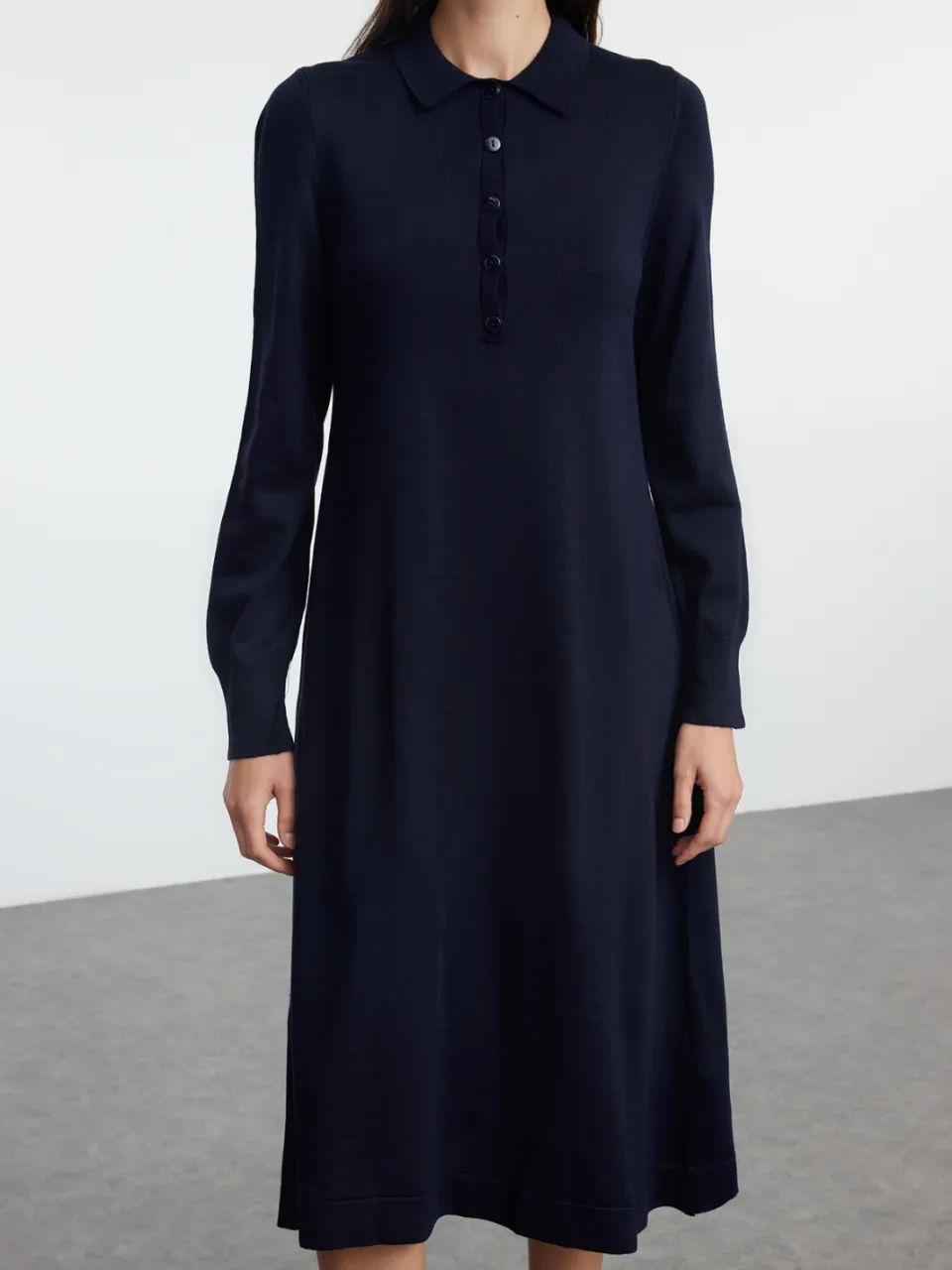 Trendyol TRENDYOLMİLLA Dames Donkerblauw Effen Midi Lang Casual Recht Jurken marineblauw/blauw, foto 2