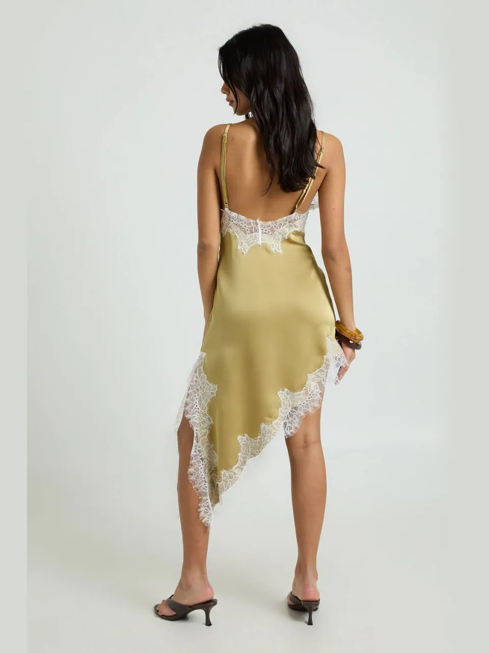 boohoo Dames Satijnen Midi Jurk Met Asymmetrische Zoom En Contrasterende Kant olijf, foto 2