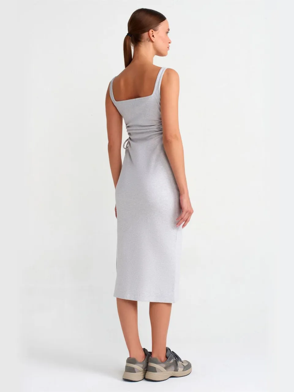 Dilvin Mouwloze Bodycon Midi-jurk met Uitsnit lichtgrijs, foto 2