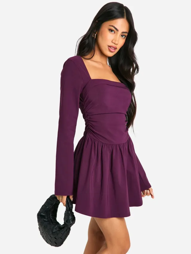 boohoo Dames Square Neck Long Sleeve Skater Mini Dress Pruim