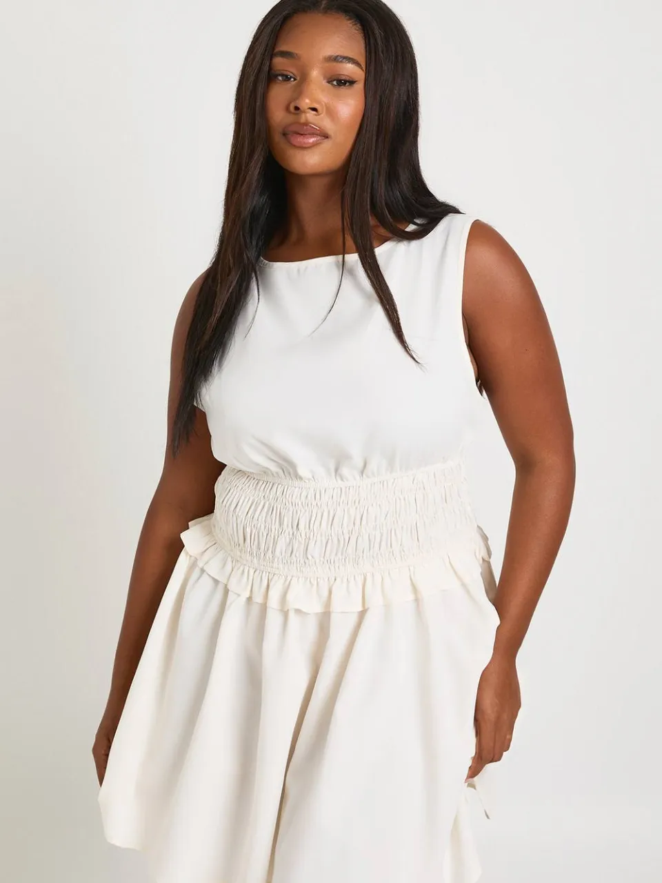 boohoo Dames Plus Mouwloze Mini-jurk Met Gerimpelde Taille ivoor, foto 3