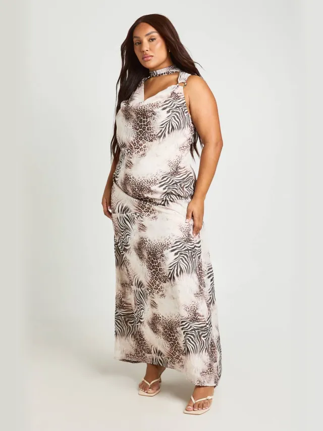 boohoo Dames Plus Maxi Chiffonjurk Met Gemengde Dierenprint En Sjaalachtig Detail Crème