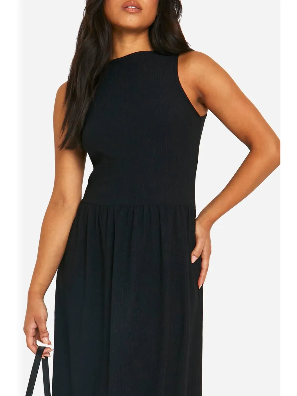 boohoo Dames Petite Crinkle Drop Waist Racer Maxi-jurk zwart, foto 2