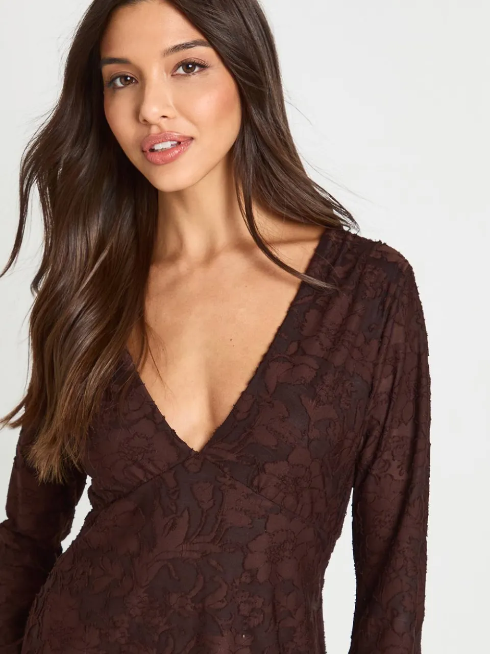 boohoo Dames Burnout Bloemen Wijdmouw Shift Jurk chocoladebruin, foto 4