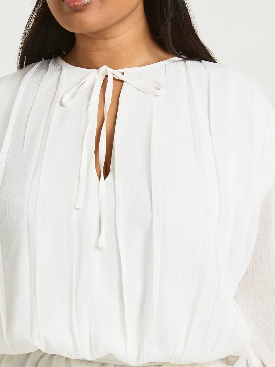 boohoo Dames Plus Chiffon Blouson Ruffle Riem Skater Jurk ivoor, foto 4