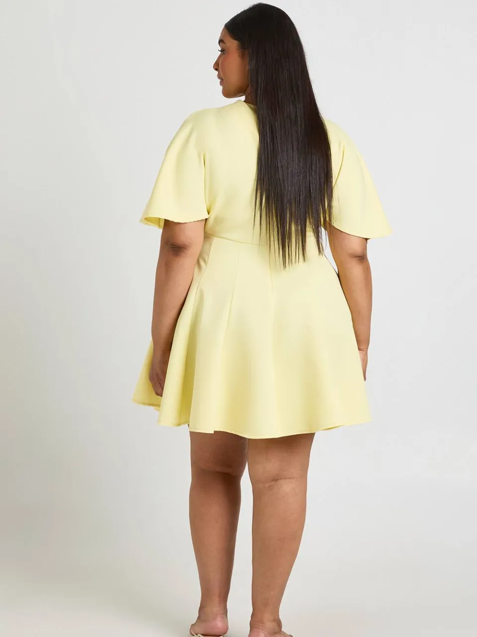 boohoo Dames Plus Geplooide Rok Skater Jurk citroen, foto 2