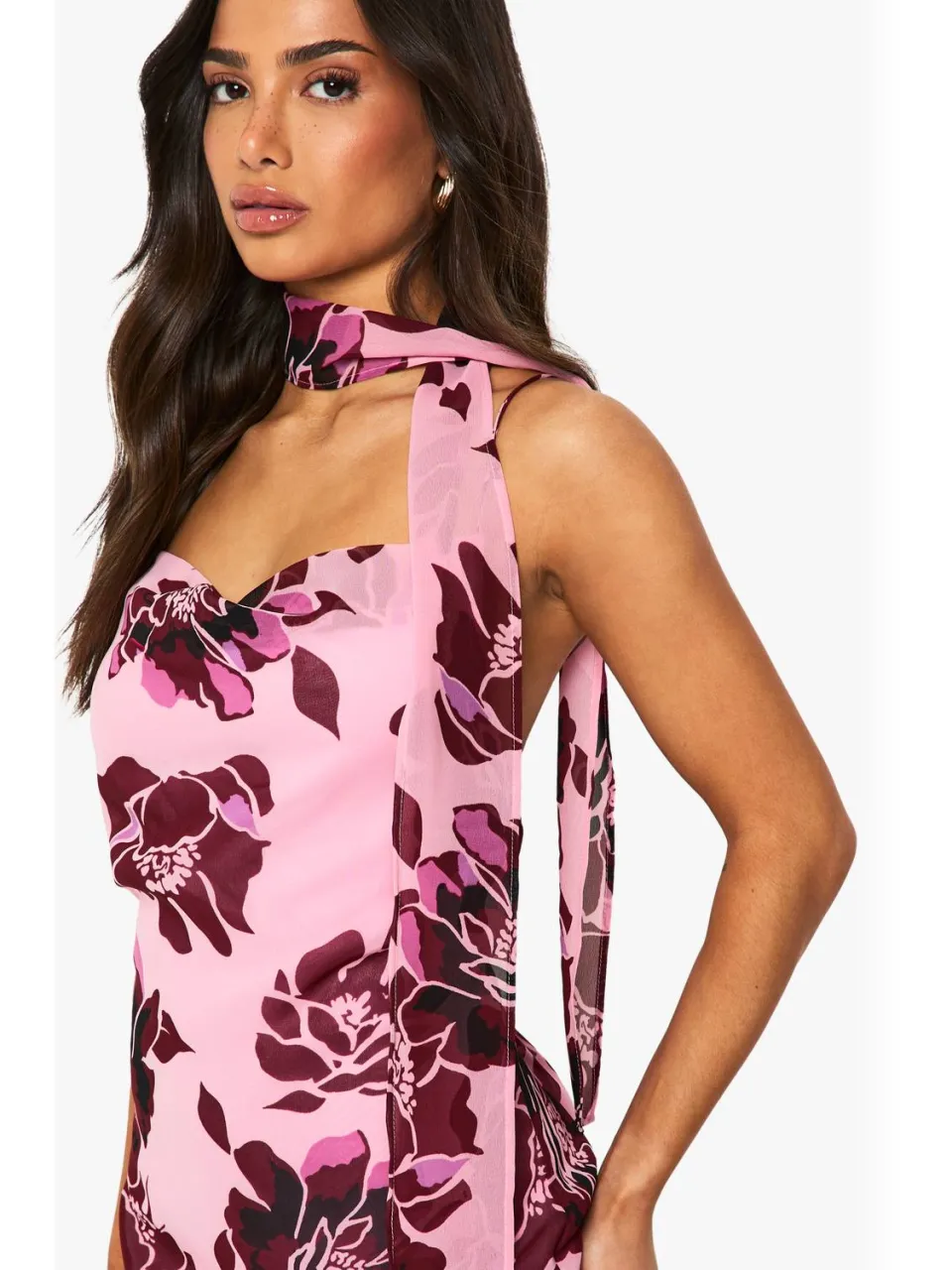 boohoo Dames Petite Floral Maxi Slipjurk met omvallende hals violet, foto 2