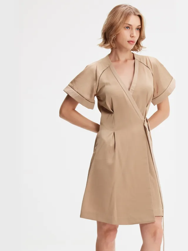 Smart & Joy Minimalistische wrap jurk Camel