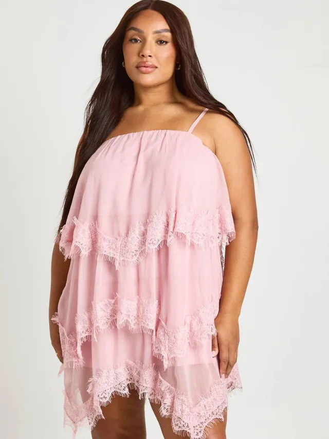 boohoo Dames Plus Kanten Zoom Gelaagde Shift Jurk Stoffig Roze