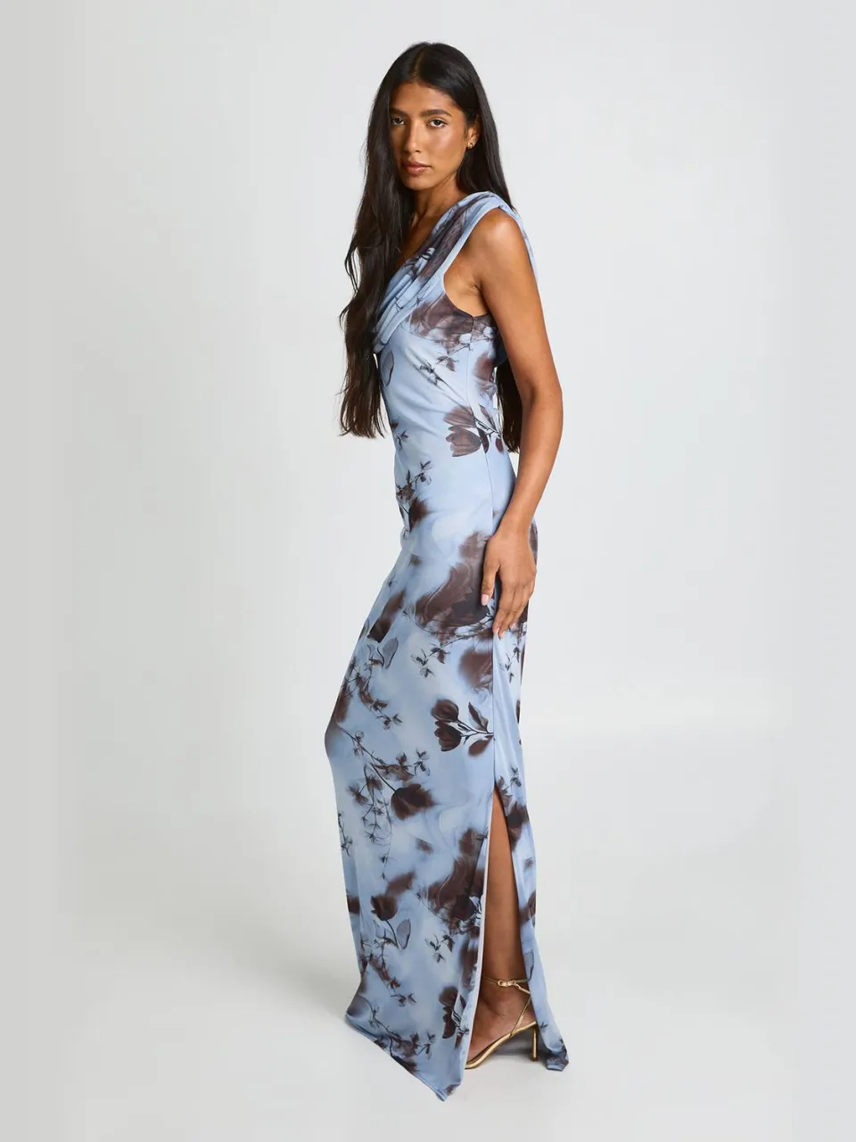 boohoo Dames Lange Bloemen Mesh Wijde Waterval Maxi Jurk pastelblauw, foto 2