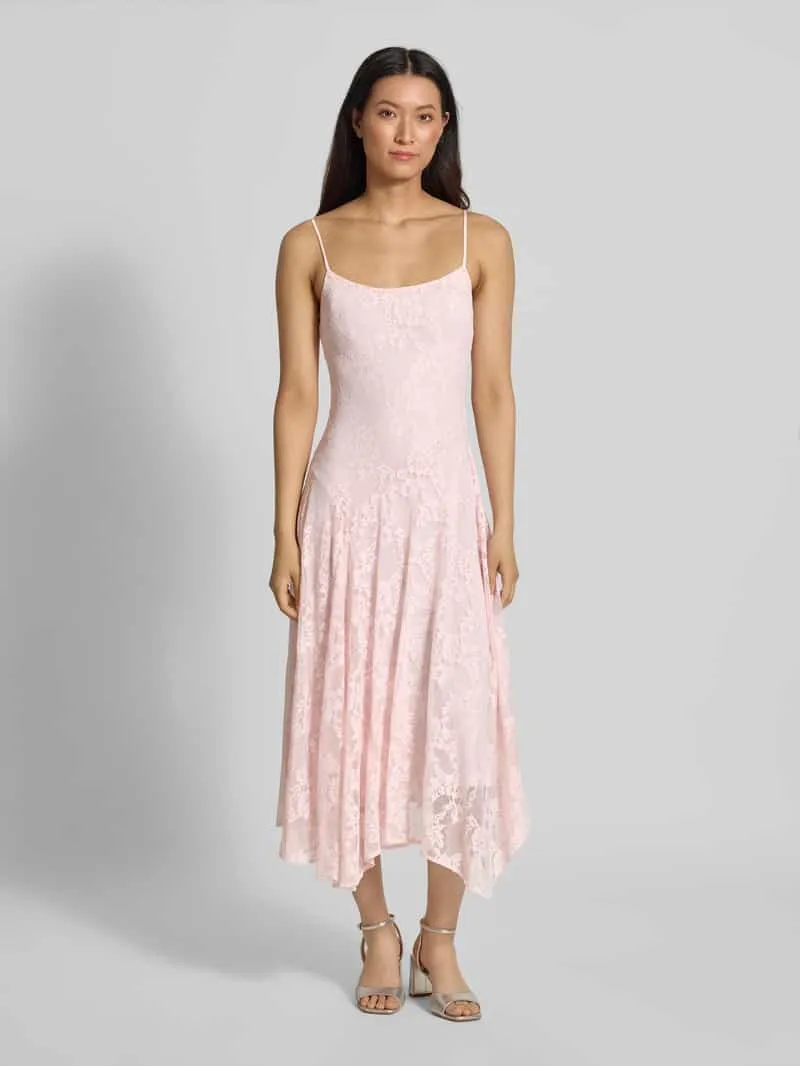 Forever New Avondjurk van kant model 'Victoria' Rosé