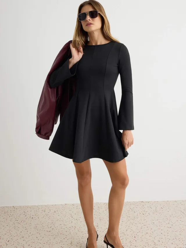 Trendyol TRENDYOLMİLLA Dames Zwart Effen Kort / Mini Lang Skater Jurken