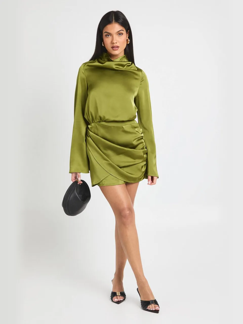 boohoo Dames Satijn Hoge Cowl Wrap Mini-jurk olijf, foto 2