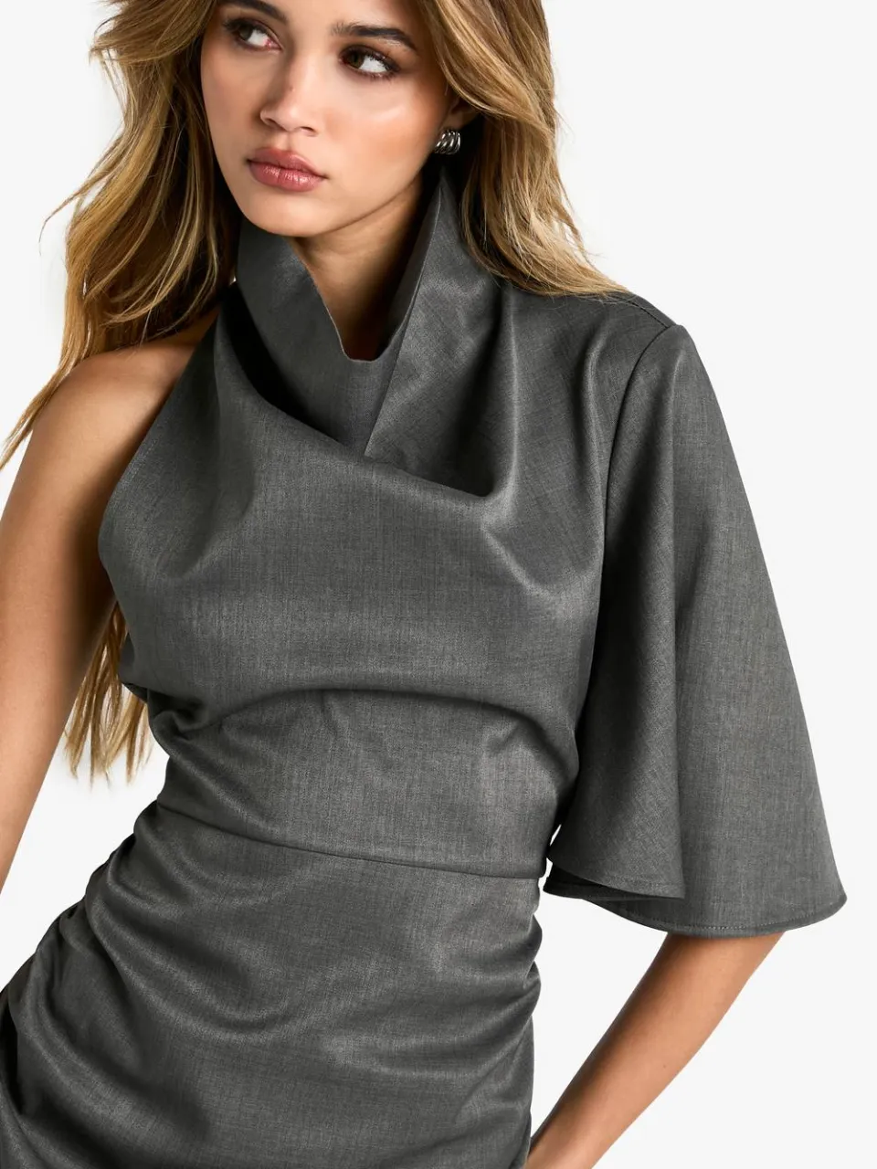 boohoo Dames High Cowl Asymmetrische Mini Jurk houtskool, foto 5