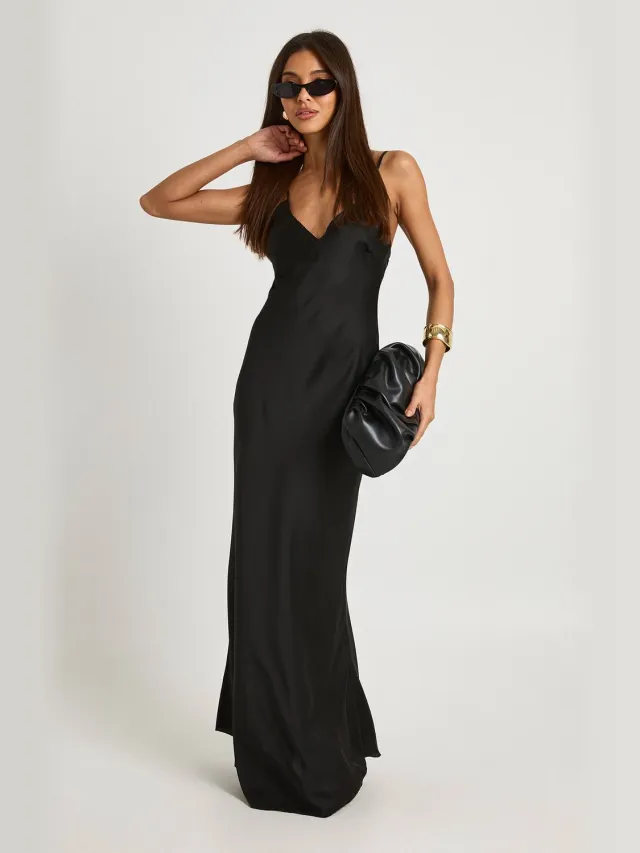 boohoo Dames V-hals satijn maxi slipjurk Zwart