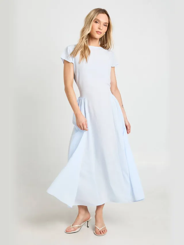 boohoo Dames Petite Getextureerde Volume Rok Midaxi Jurk Pastelblauw