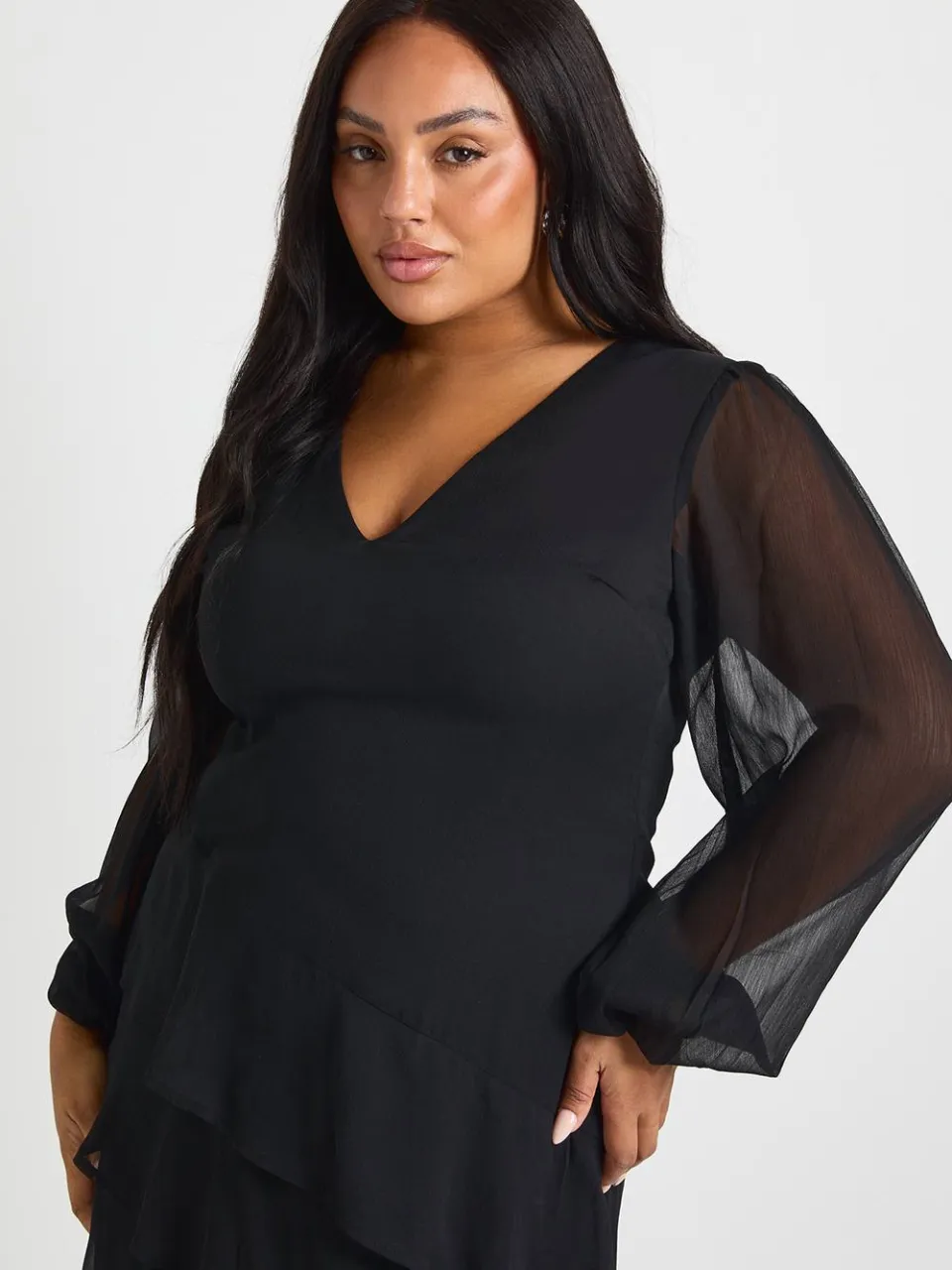 boohoo Dames Plus Chiffon Ruche Maxi-jurk zwart, foto 4