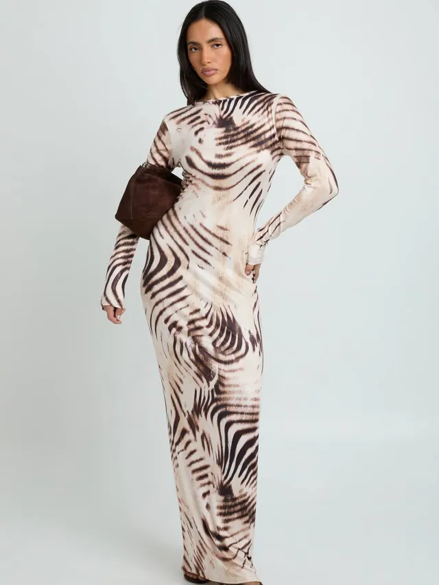 boohoo Dames Maxi Jurk Met Lange Mouwen En Toonkleur Dierenprint Chocoladebruin