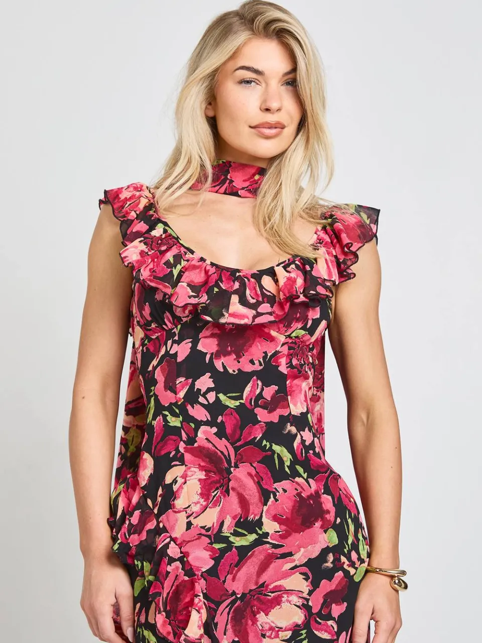 boohoo Dames Maxi Jurk Met Bloemenprint, Ruches En Sjaal roze, foto 4