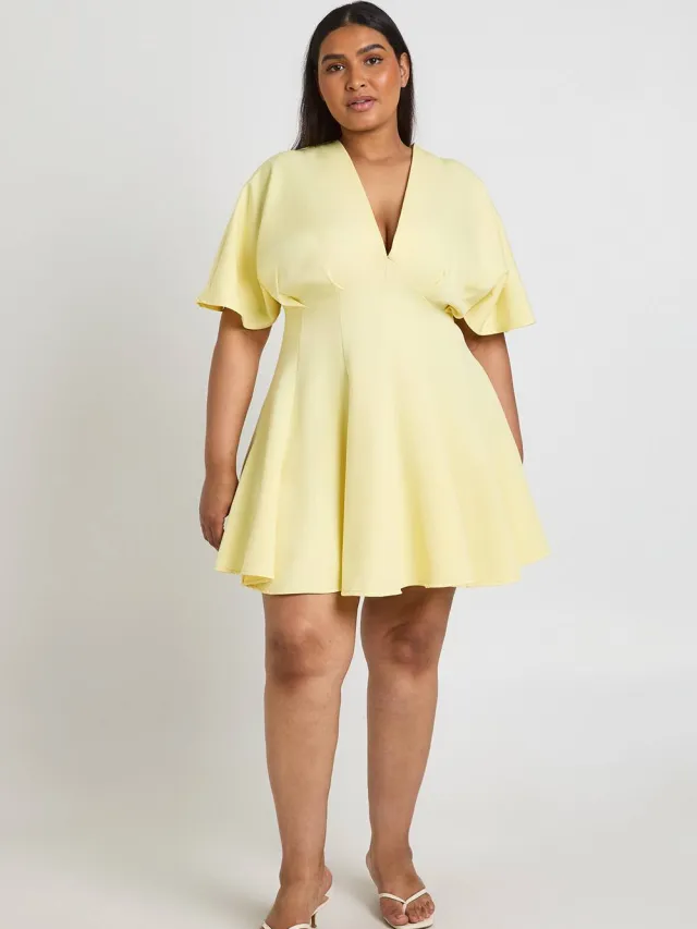 boohoo Dames Plus Geplooide Rok Skater Jurk Citroen