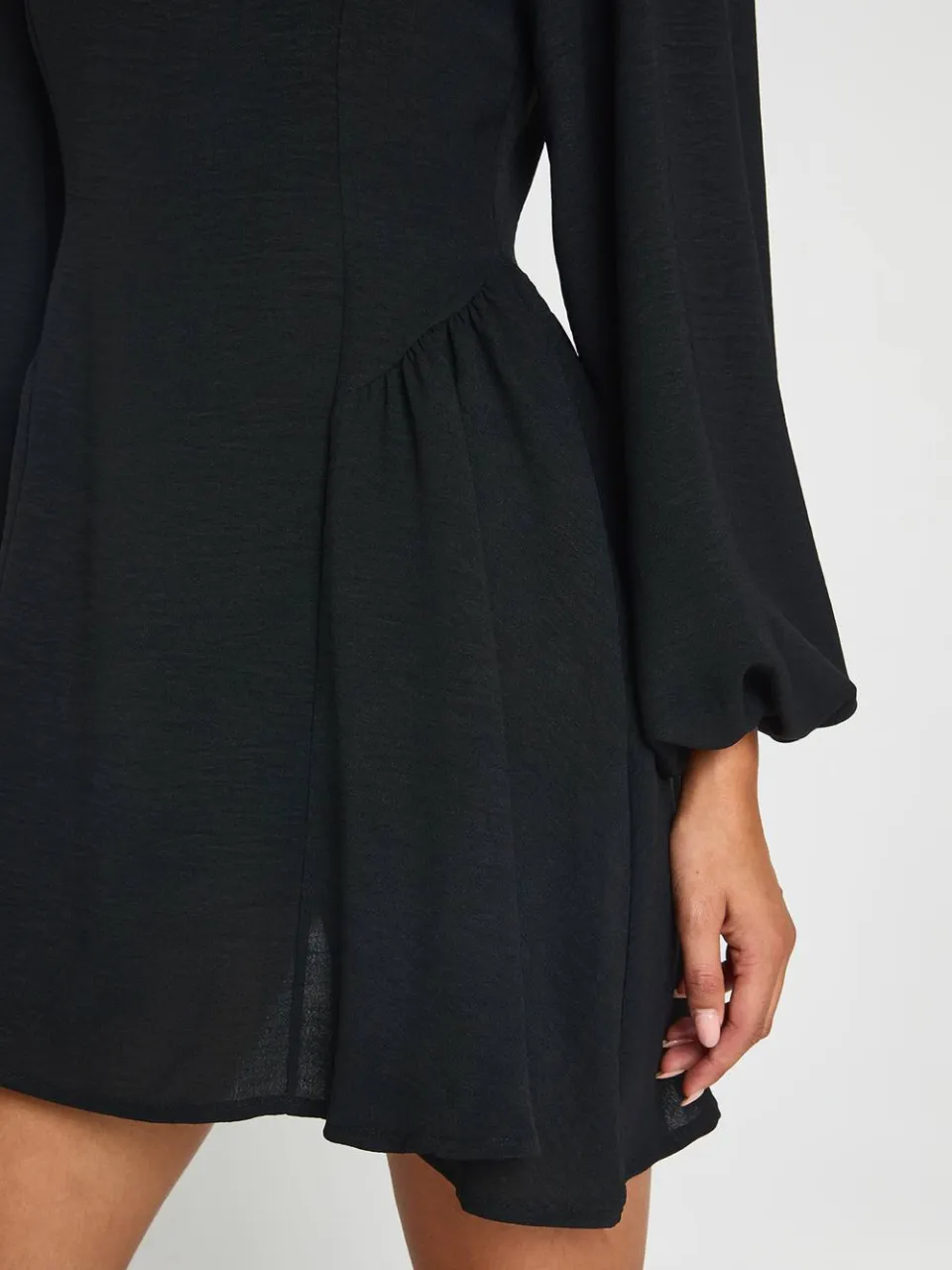 boohoo Dames Mini-jurk Met Gehamerde Stof En Ballonmouwen zwart, foto 4