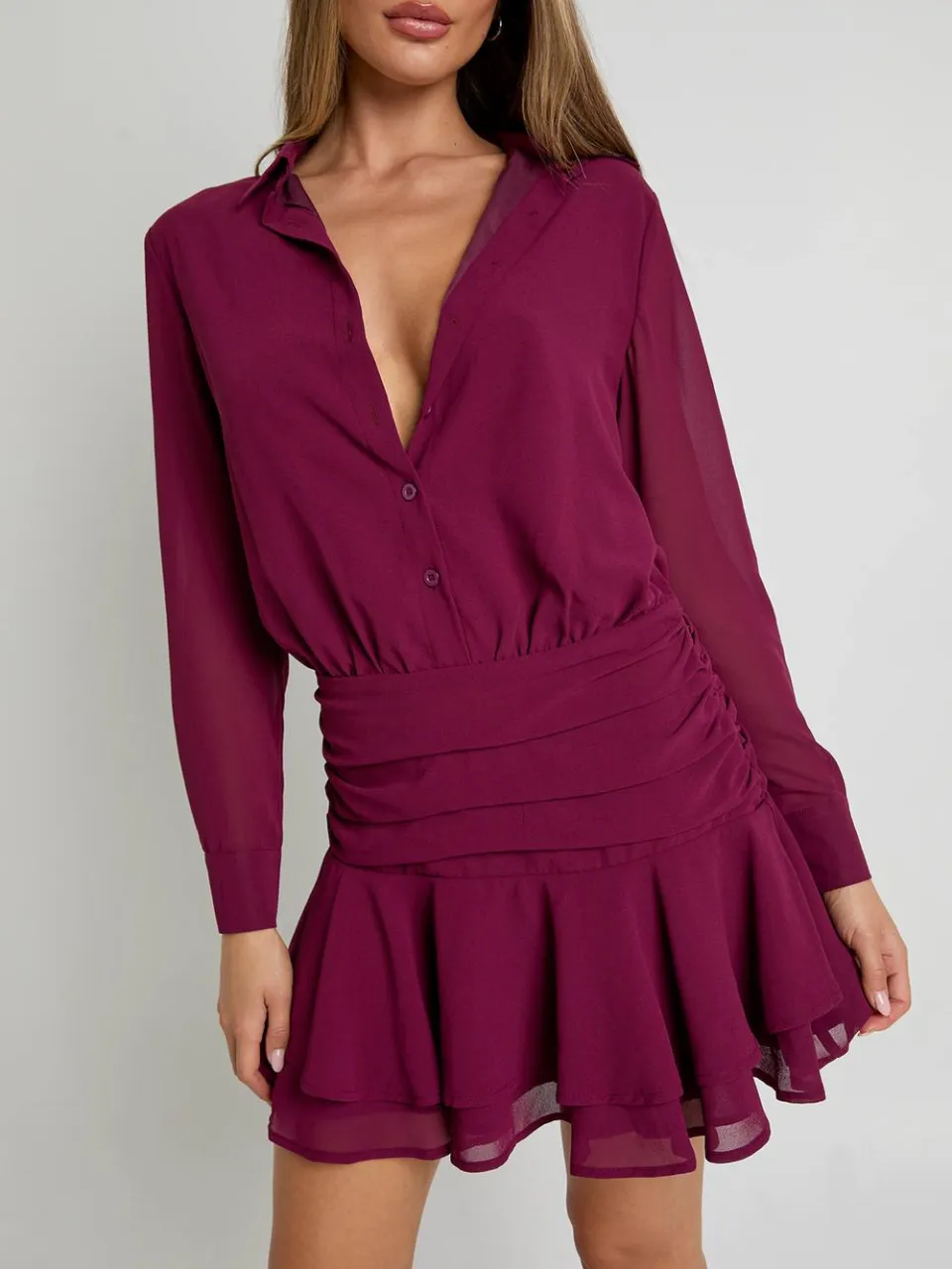boohoo Dames Gedrapeerde mini-shirtjurk van chiffon wijn, foto 4