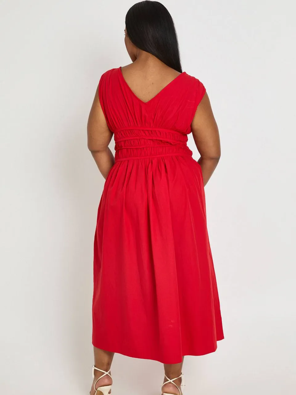 boohoo Dames Plus Jurk Met Gerimpelde Taille V-hals Midaxi rood, foto 2