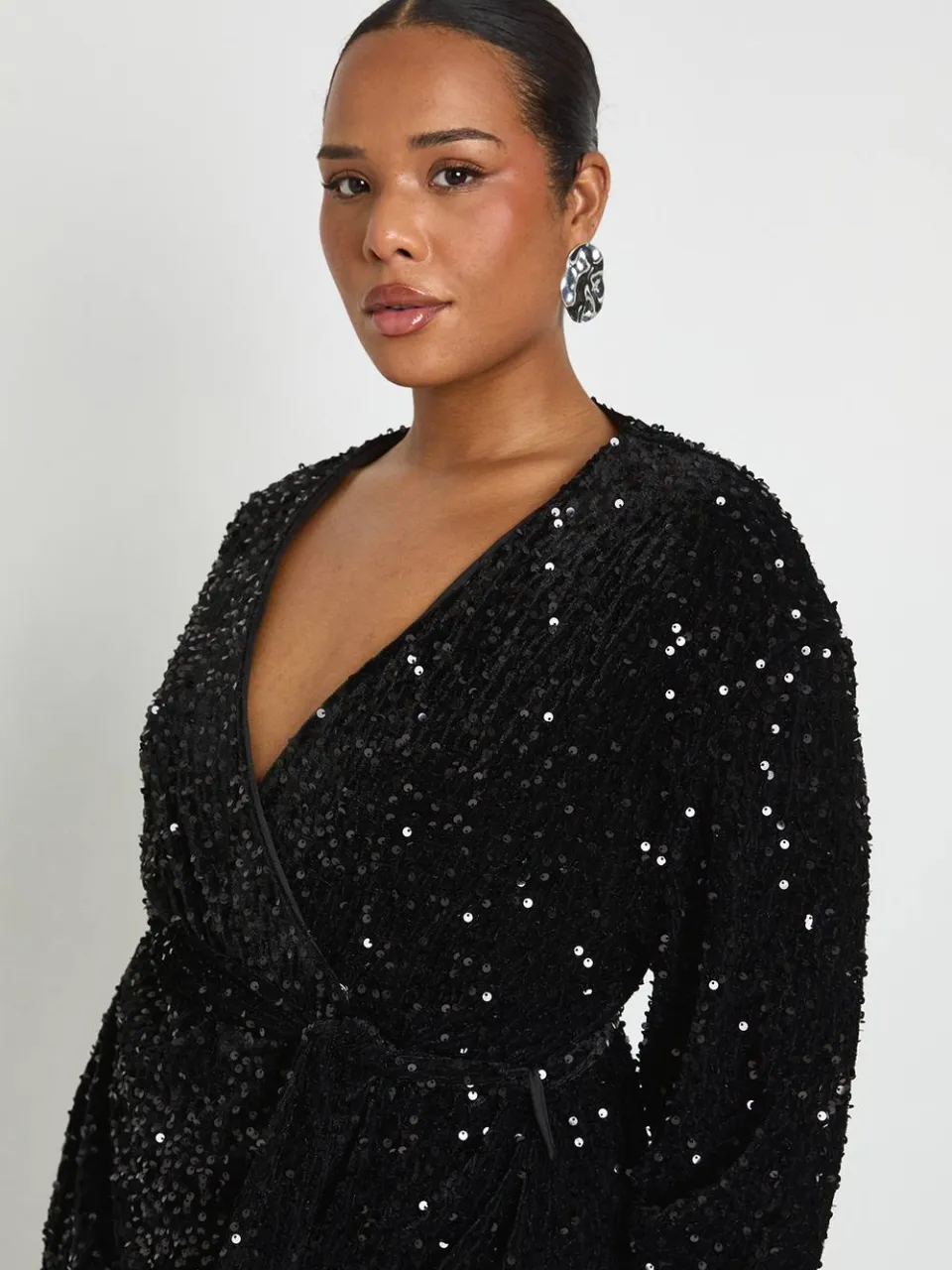 boohoo Dames Plus V-Hals Wikkel Jurk zwart, foto 4