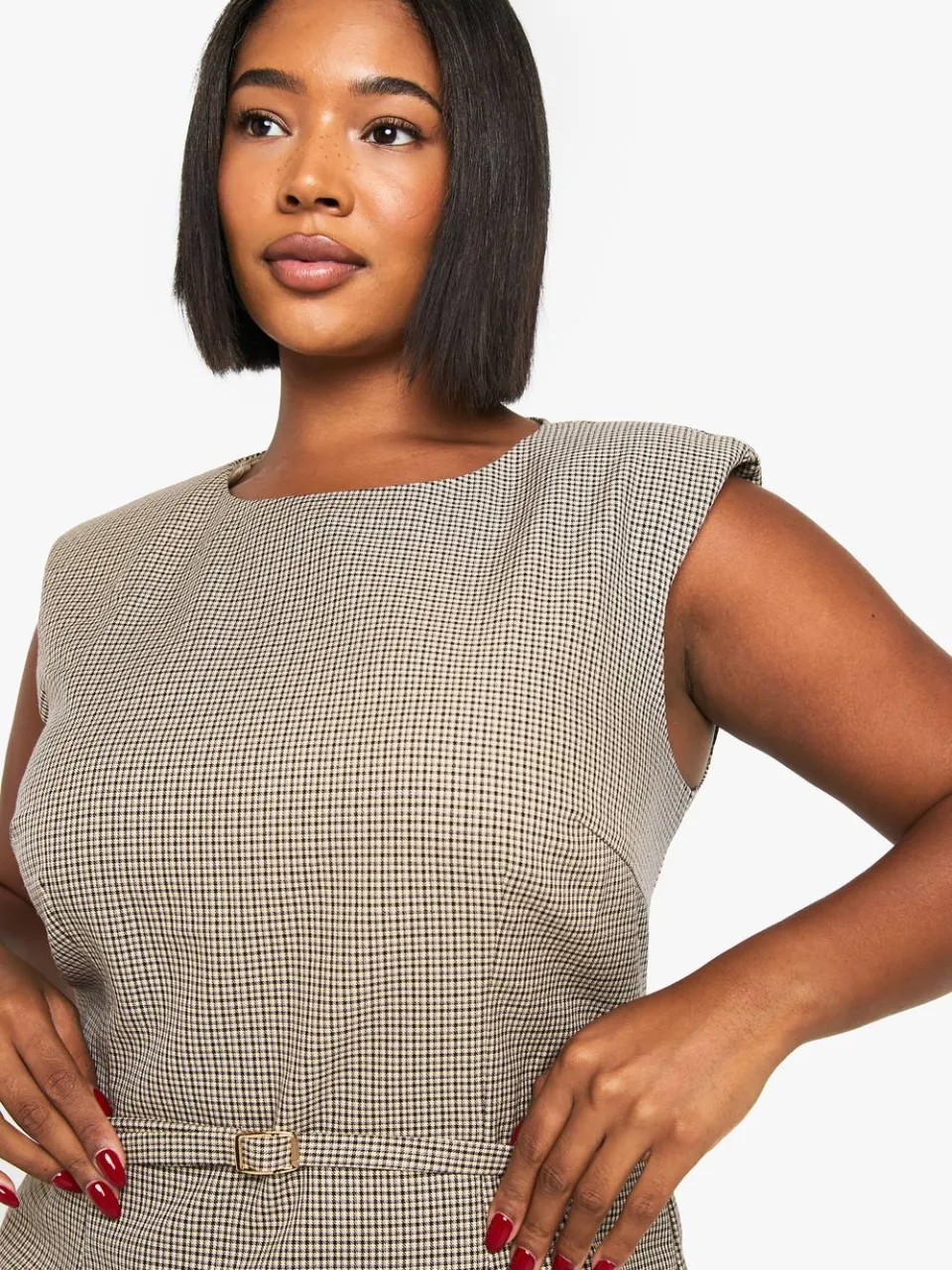 boohoo Dames Plus schoudervulling riemdetail shiftjurk steen, foto 4