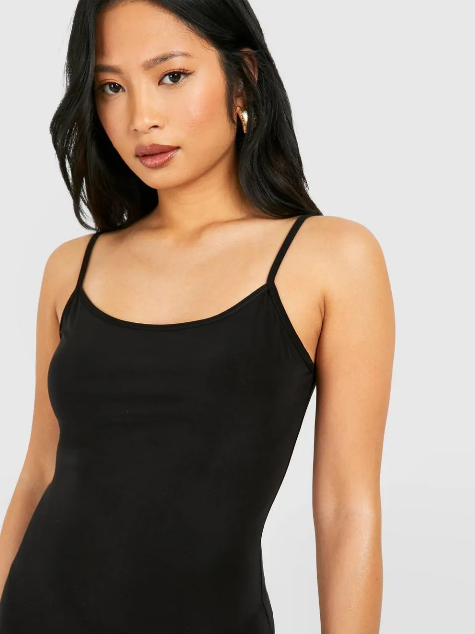 boohoo Dames Petite Scoop Neck Strappy Maxi Jurk zwart, foto 2