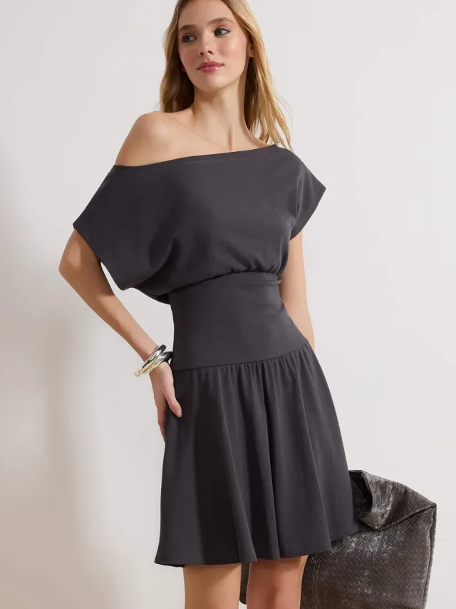 Trendyol TRENDYOLMİLLA Dames Grijs Effen Kort / Mini Kort Casual Skater Jurken