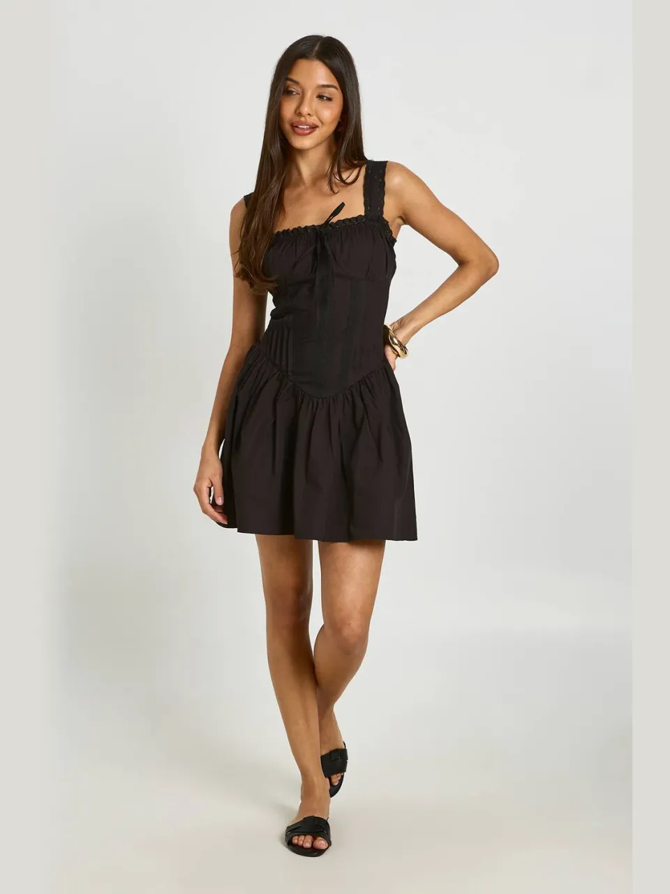 boohoo Dames Mini-jurk Met Kanten Bies En Gerimpeld Buste zwart, foto 3