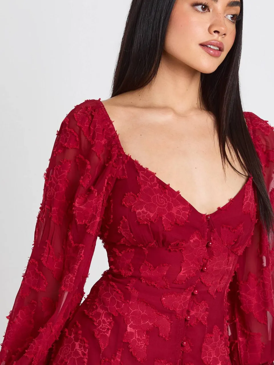 boohoo Dames Burnout Bloemenprint Godet Zoom Mini Jurk merlot, foto 4