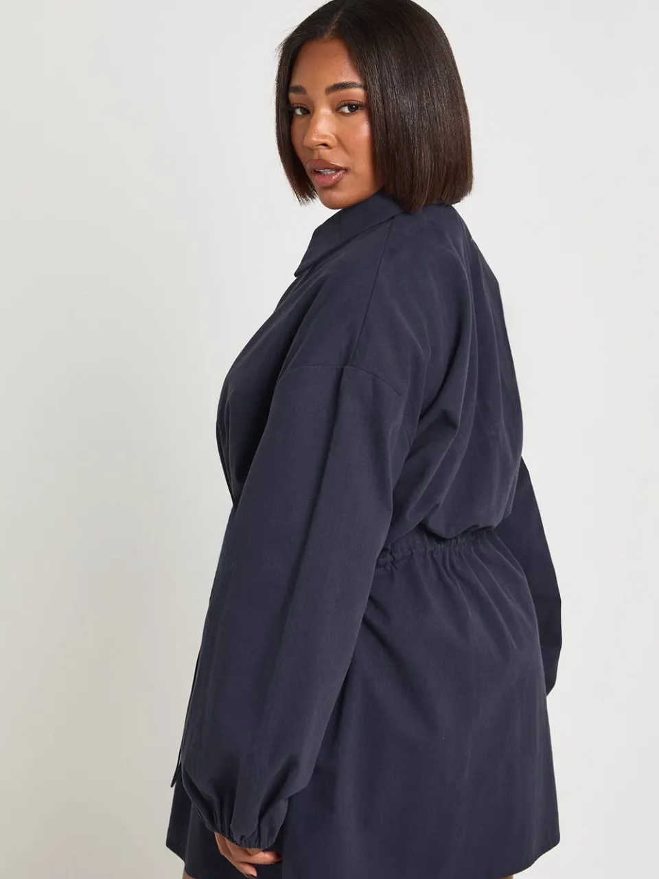 boohoo Dames Plus Katoenen Twill Getailleerde Taille Rits Utility Jurk marineblauw, foto 3