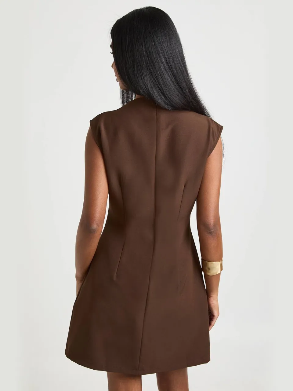 boohoo Dames Mini-jurk Met Asymmetrische Halslijn En Goudkleurige Afwerking, foto 3