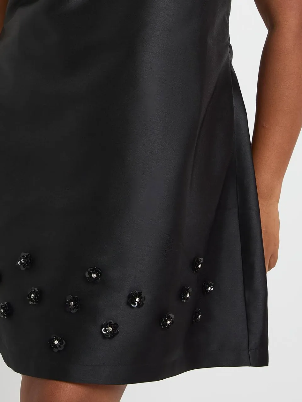 boohoo Dames Plus Flower Diamante Zoom Shiftjurk zwart, foto 4