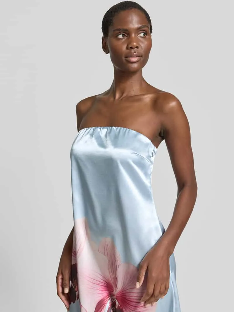 Yas Cocktailjurk in bandeaumodel model 'ORCHIDA'' lichtblauw, foto 5