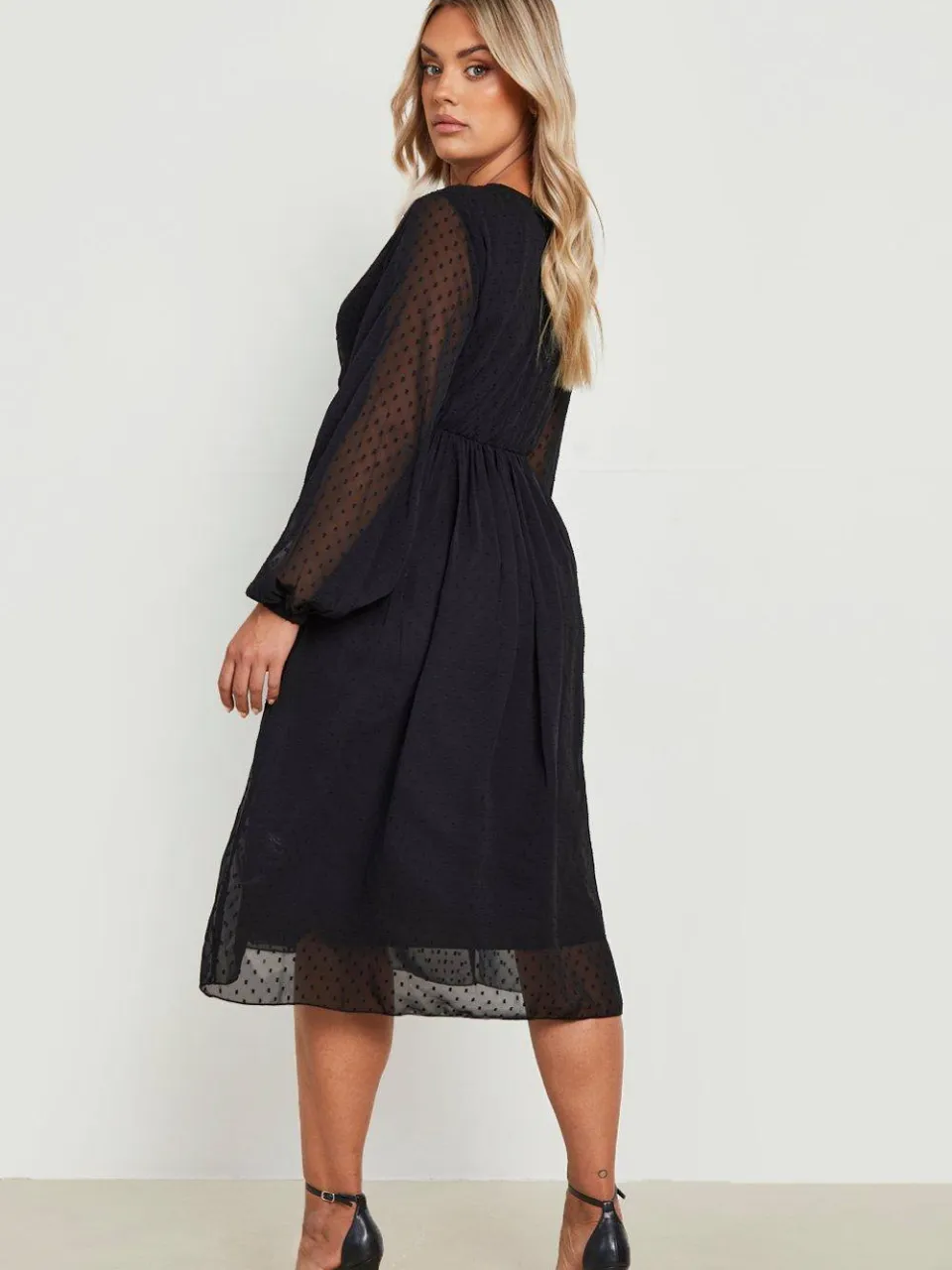 boohoo Dames Plus Dobby Twist Front Midi Jurk zwart, foto 2